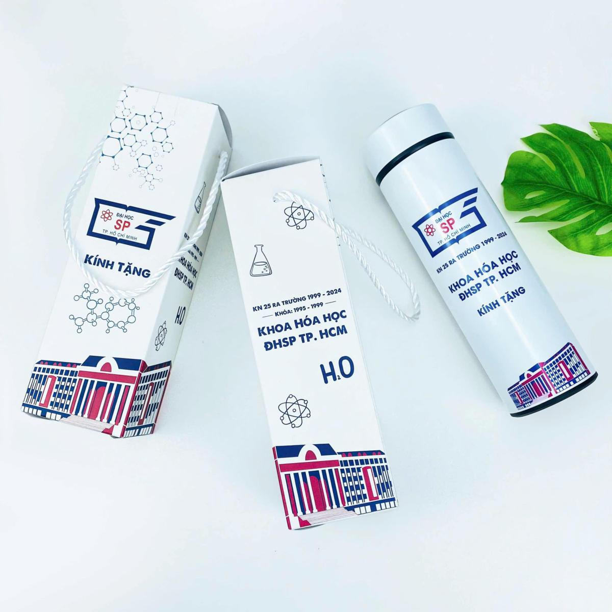 Tặng bình giữ nhiệt cho các cựu học sinh ngày họp lớp là một ý tưởng quà tặng khá độc đáo
