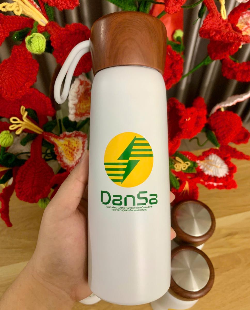 Với dung tích 500ml, bình giữ nhiệt đáp ứng nhu cầu sử dụng hằng ngày