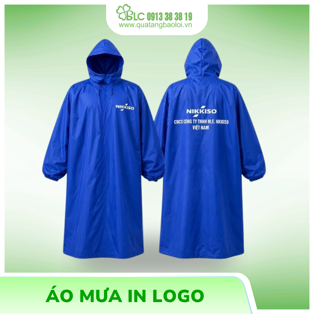 Áo mưa là món quà tặng mùa hè hữu ích, đặc biệt trong thời điểm thời tiết thường xuyên có mưa bất chợt