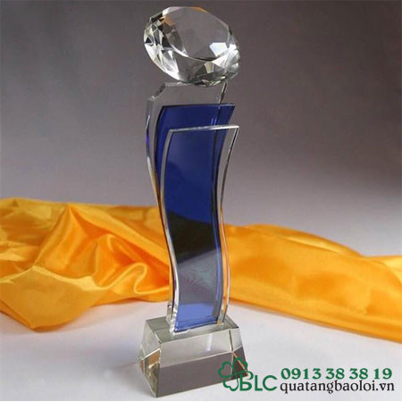 Cúp pha lê kim cương thân sóng cong-CPL013